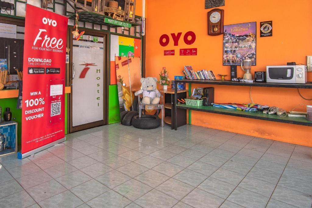 Oyo 586 I Hostel Phuket Екстериор снимка