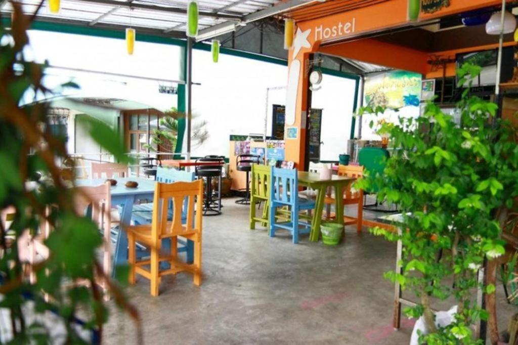 Oyo 586 I Hostel Phuket Екстериор снимка